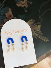 Load image into Gallery viewer, Beaded Mini Arch- Cobalt, Sage
